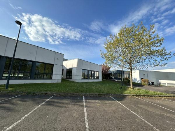 BUREAUX à LOUER de 1753 m²