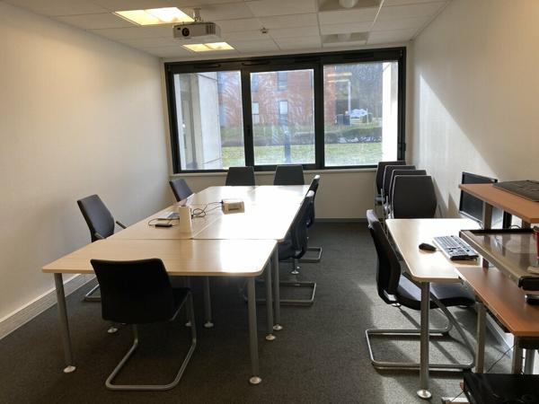 BUREAUX à LOUER de 1753 m²