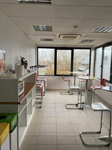 BUREAUX à LOUER de 1753 m²