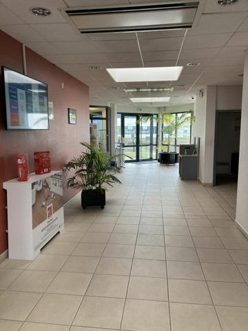 BUREAUX à LOUER de 1753 m²