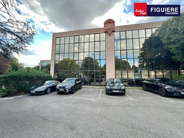 BUREAUX AVEC PARKING À VENDRE EN PÉRIPHÉRIE D'AIX