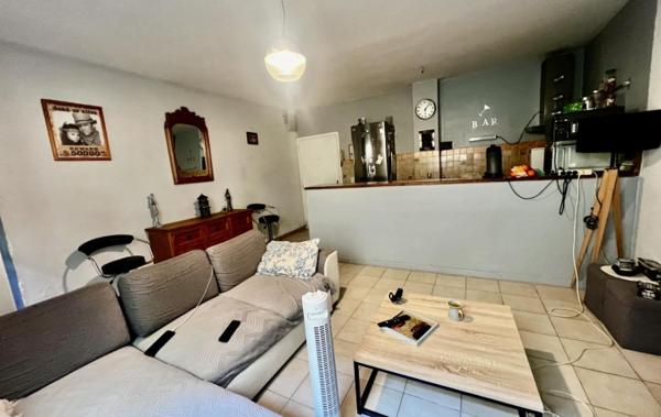 Vente Appartement P3 RCH AVEC COURETTE à rafraîchir Saint-gilles   