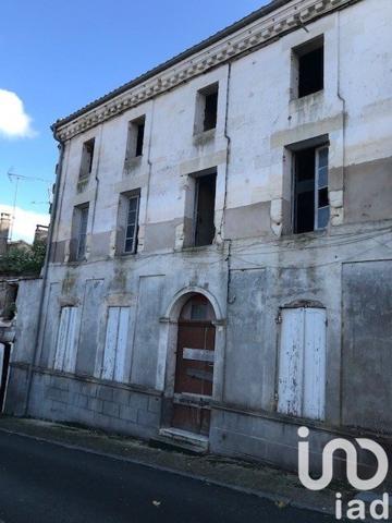 Maison de ville 4 pièces de 220 m² à Guîtres (33230)