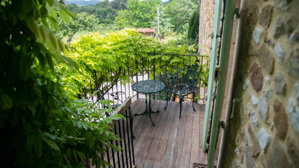 Domaine provençal dans la vallée de Cèze Sabran