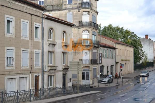 Immeuble DE Ville Avec Appartements ET Commerce