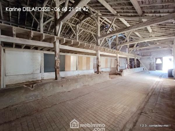 Grange 362 m² à Les Achards 85150