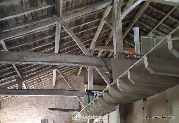 Grange 362 m² à Les Achards 85150