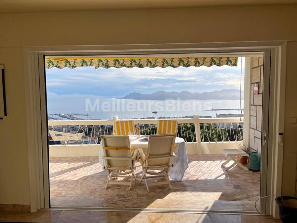 Cannes : Vue époustouflante pour ce 3 pièces dans résidence sécurisée avec piscine