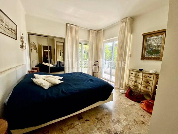 Cannes : Vue époustouflante pour ce 3 pièces dans résidence sécurisée avec piscine