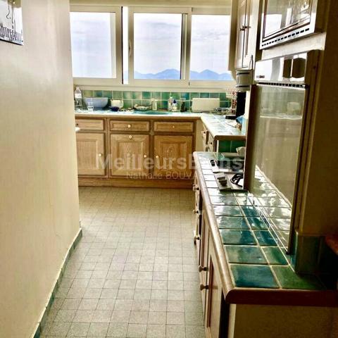 Cannes : Vue époustouflante pour ce 3 pièces dans résidence sécurisée avec piscine