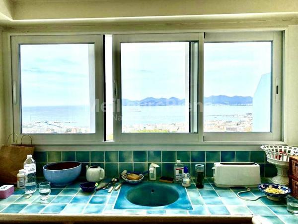 Cannes : Vue époustouflante pour ce 3 pièces dans résidence sécurisée avec piscine