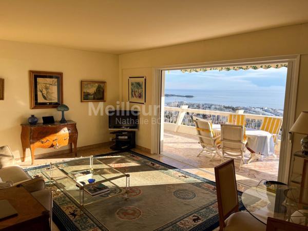 Cannes : Vue époustouflante pour ce 3 pièces dans résidence sécurisée avec piscine