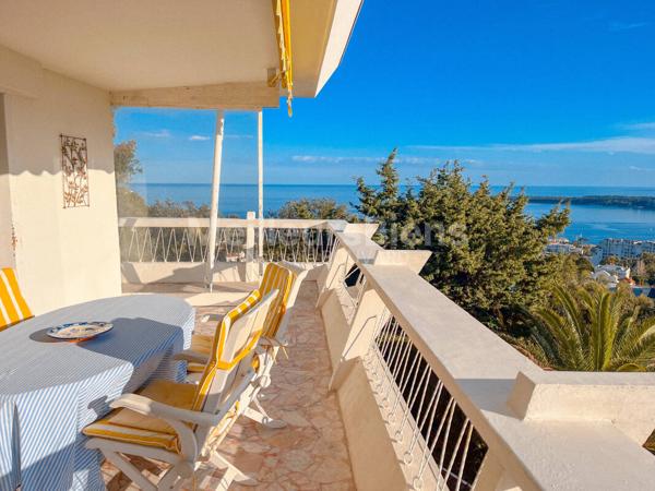 Cannes : Vue époustouflante pour ce 3 pièces dans résidence sécurisée avec piscine