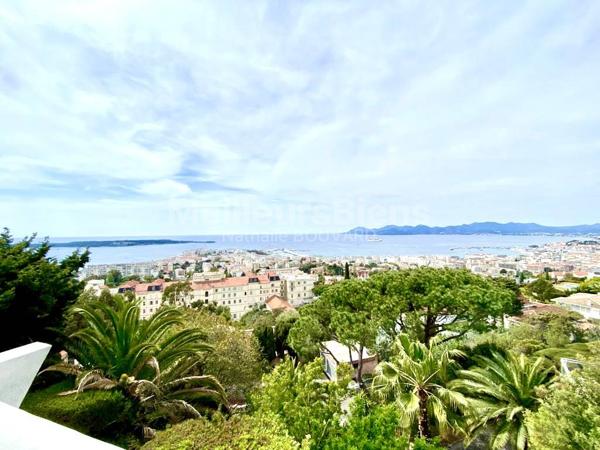 Cannes : Vue époustouflante pour ce 3 pièces dans résidence sécurisée avec piscine