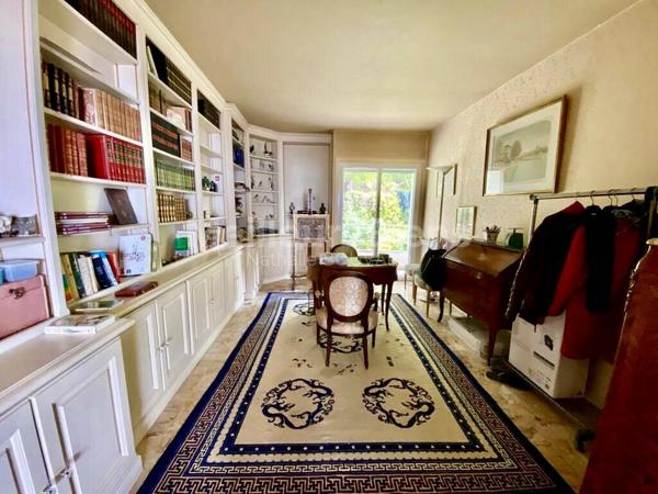 Cannes : Vue époustouflante pour ce 3 pièces dans résidence sécurisée avec piscine