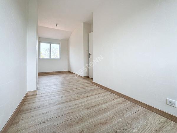 Maison familiale à vendre à Saint Géréon - 3 chambres, grand terran, mare.