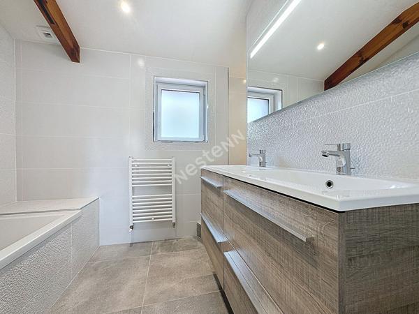 Maison familiale à vendre à Saint Géréon - 3 chambres, grand terran, mare.