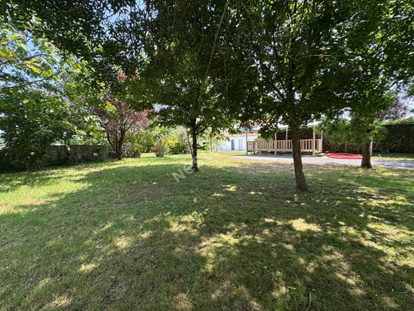 Maison familiale à vendre à Saint Géréon - 3 chambres, grand terran, mare.