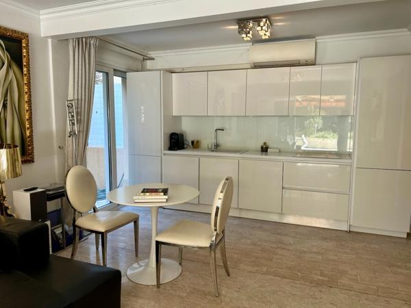 Rez-de-jardin 70 m² + véranda + double parking - Le Cannet / Cannes