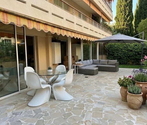 Rez-de-jardin 70 m² + véranda + double parking - Le Cannet / Cannes
