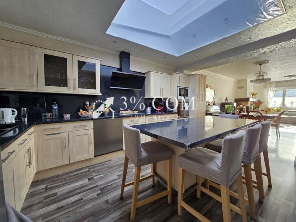 Maison 6 pièce(s) 5 chambre(s) 210 m²