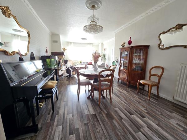 Maison 6 pièce(s) 5 chambre(s) 210 m²