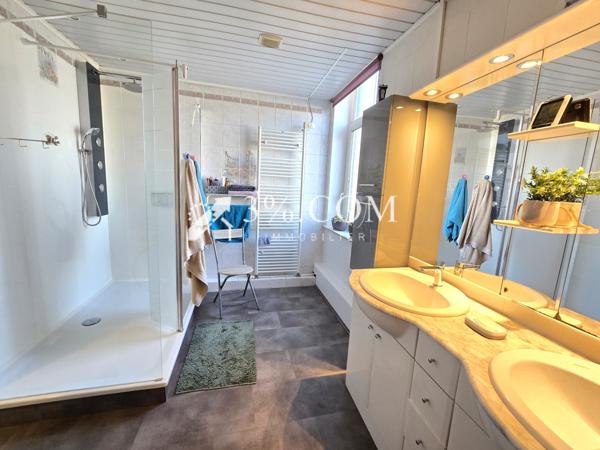 Maison 6 pièce(s) 5 chambre(s) 210 m²