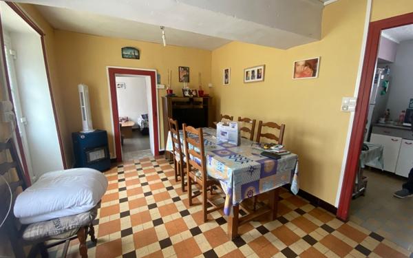 Maison à vendre    5 pièces •  Saint-Paterne