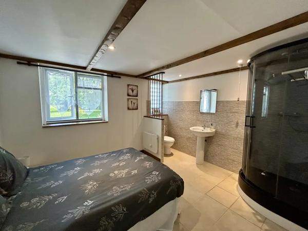 Country Home with Annex, Campsite, Pool & Workshop