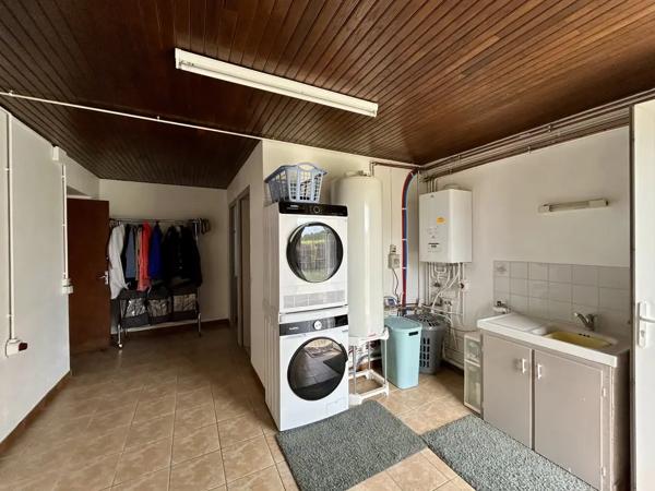 Country Home with Annex, Campsite, Pool & Workshop