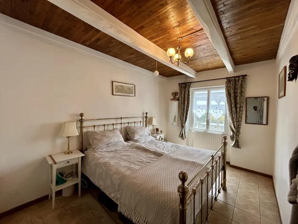 Country Home with Annex, Campsite, Pool & Workshop