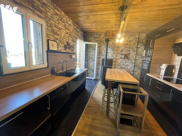 MIELAN (Gers) Maison de village rénovée sur jardinet, tous commerces/commodités à pied