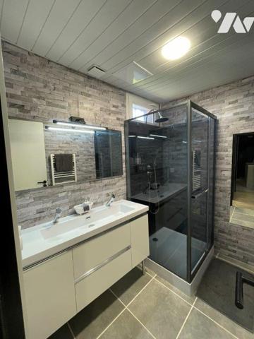 MIELAN (Gers) Maison de village rénovée sur jardinet, tous commerces/commodités à pied