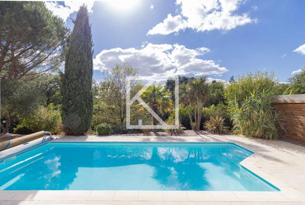 MAISON FAMILIALE AVEC JARDIN ET PISCINE CHAUFFEE