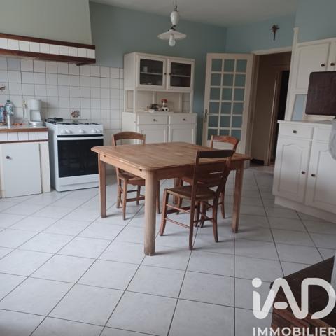 Maison à vendre 6 pièces 172 m² Saint-Bonnet-sur-Gironde