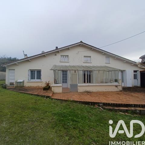 Maison à vendre 6 pièces 172 m² Saint-Bonnet-sur-Gironde