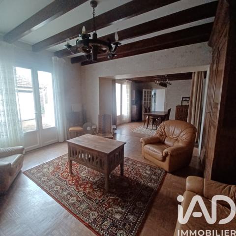 Maison à vendre 6 pièces 172 m² Saint-Bonnet-sur-Gironde