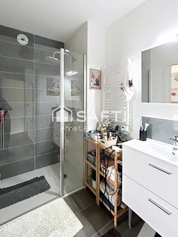 Appartement récent aux prestations haut de gamme.