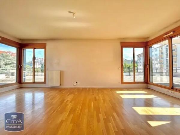 Appartement à louer 4 pièces 101.85m² Lyon 1er Arrondissement (69001)