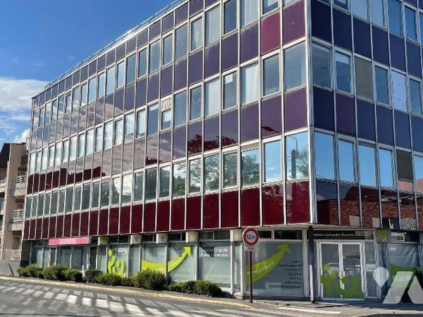 A VENDRE - HAZEBROUCK - bureaux en Centre Ville, proximité Gare, surface 188 m², 3ème étage, as...