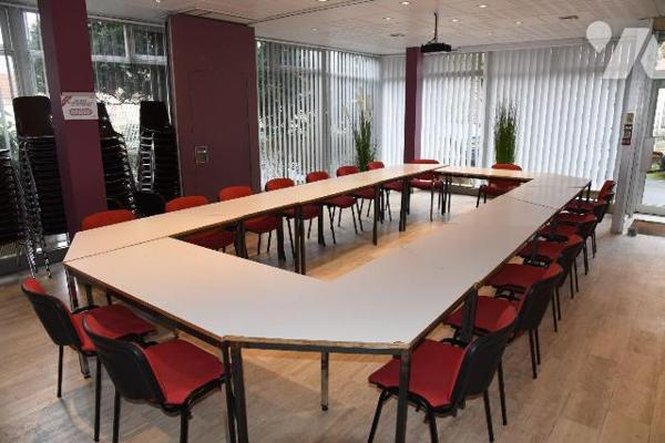 A VENDRE - HAZEBROUCK - bureaux en Centre Ville, proximité Gare, surface 188 m², 3ème étage, as...