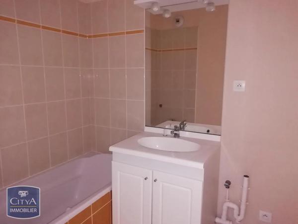 Appartement à louer 2 pièces 48.27m² Limoges (87100)