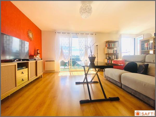 T3 / 65M2 / TRAVERSANT ET LUMINEUX / DERNIER ETAGE / BALCON / CAVE / 800m DU CENTRE DE MERIGNAC