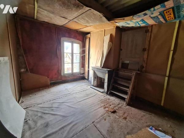 MAISON DE VILLE - A VENDRE - MONTOIRE/ LOIR ( 41800)