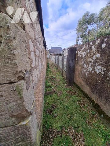 MAISON DE VILLE - A VENDRE - MONTOIRE/ LOIR ( 41800)