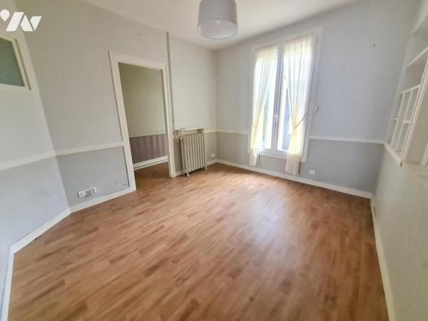 MAISON DE VILLE - A VENDRE - MONTOIRE/ LOIR ( 41800)