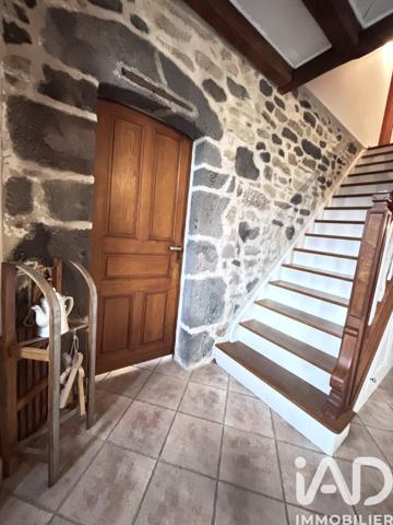 Maison à vendre 6 pièces 141 m² Neuvéglise-sur-Truyère