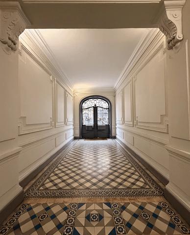 Bordeaux centre, coeur historique, superbe appartement Haussmanien 129 m2, au 4 ème étage avec ascenseur, 3/4 chambres