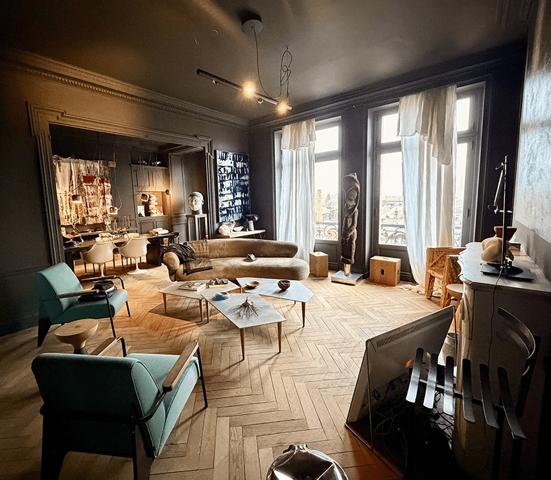 Bordeaux centre, coeur historique, superbe appartement Haussmanien 129 m2, au 4 ème étage avec ascenseur, 3/4 chambres