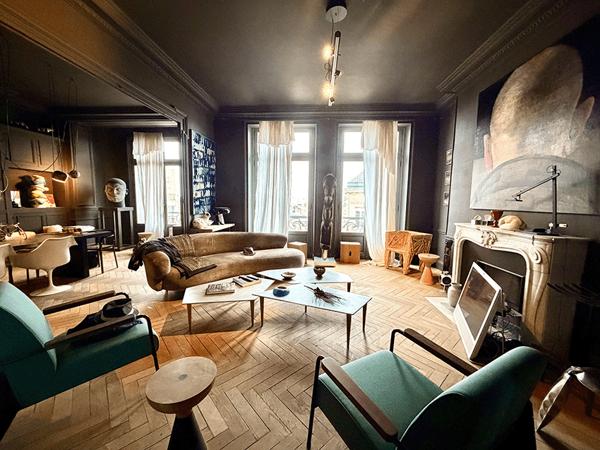 Bordeaux centre, coeur historique, superbe appartement Haussmanien 129 m2, au 4 ème étage avec ascenseur, 3/4 chambres